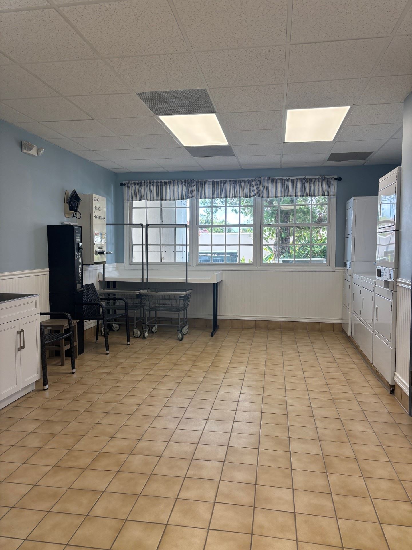 marina laundry overall