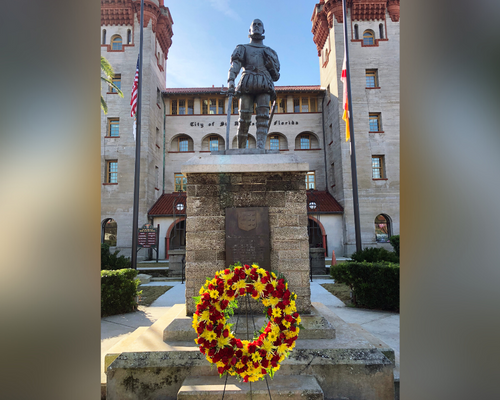 menendez statue, wreath